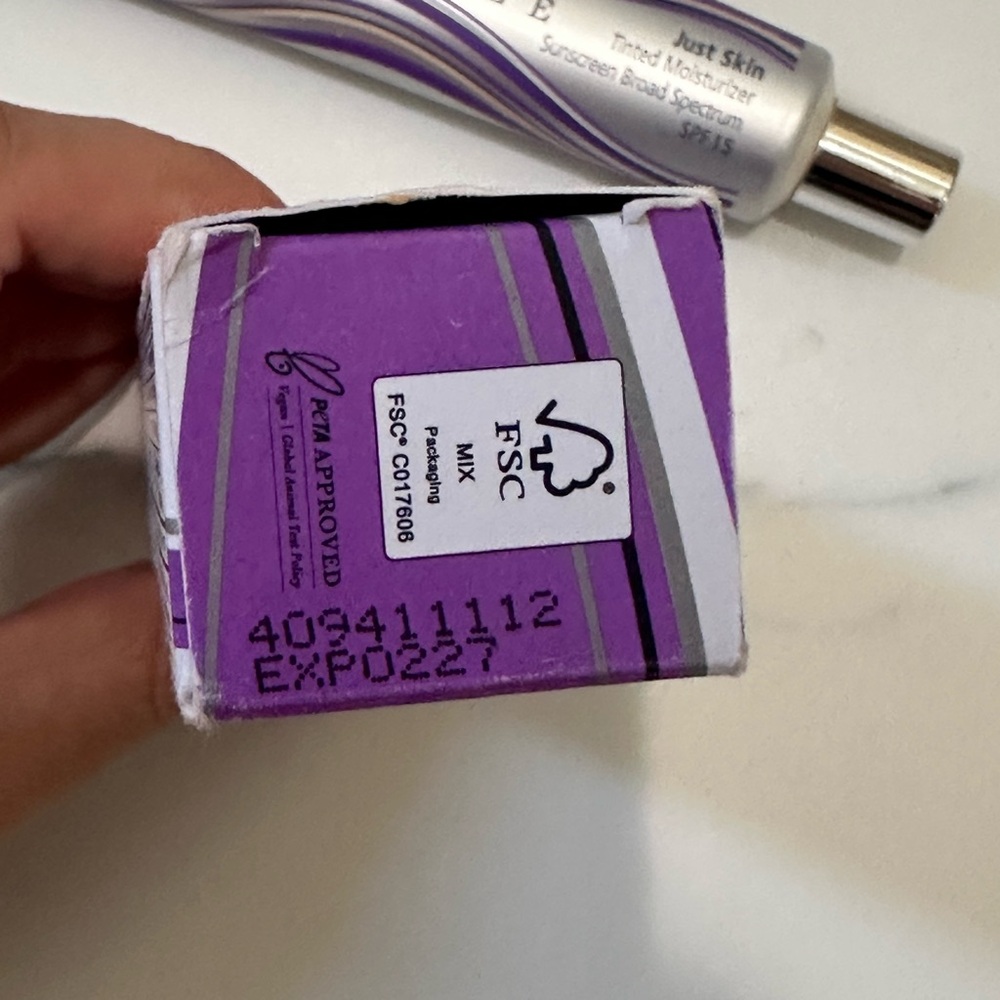 Chantecaille Just Skin Tinted Moisturizer SPF 15 - Purple and Silver - Picture 6 of 9
